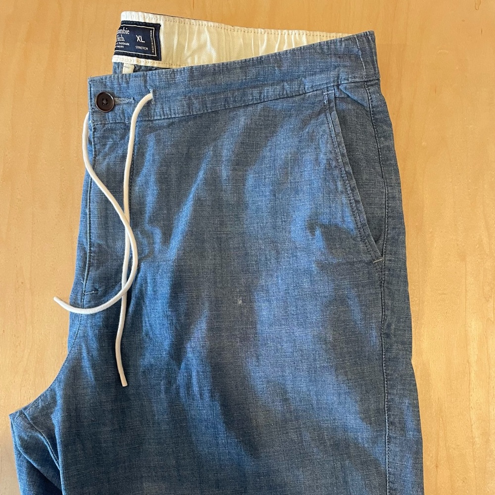 Pristine Abercrombie stretch chambray shorts - XL